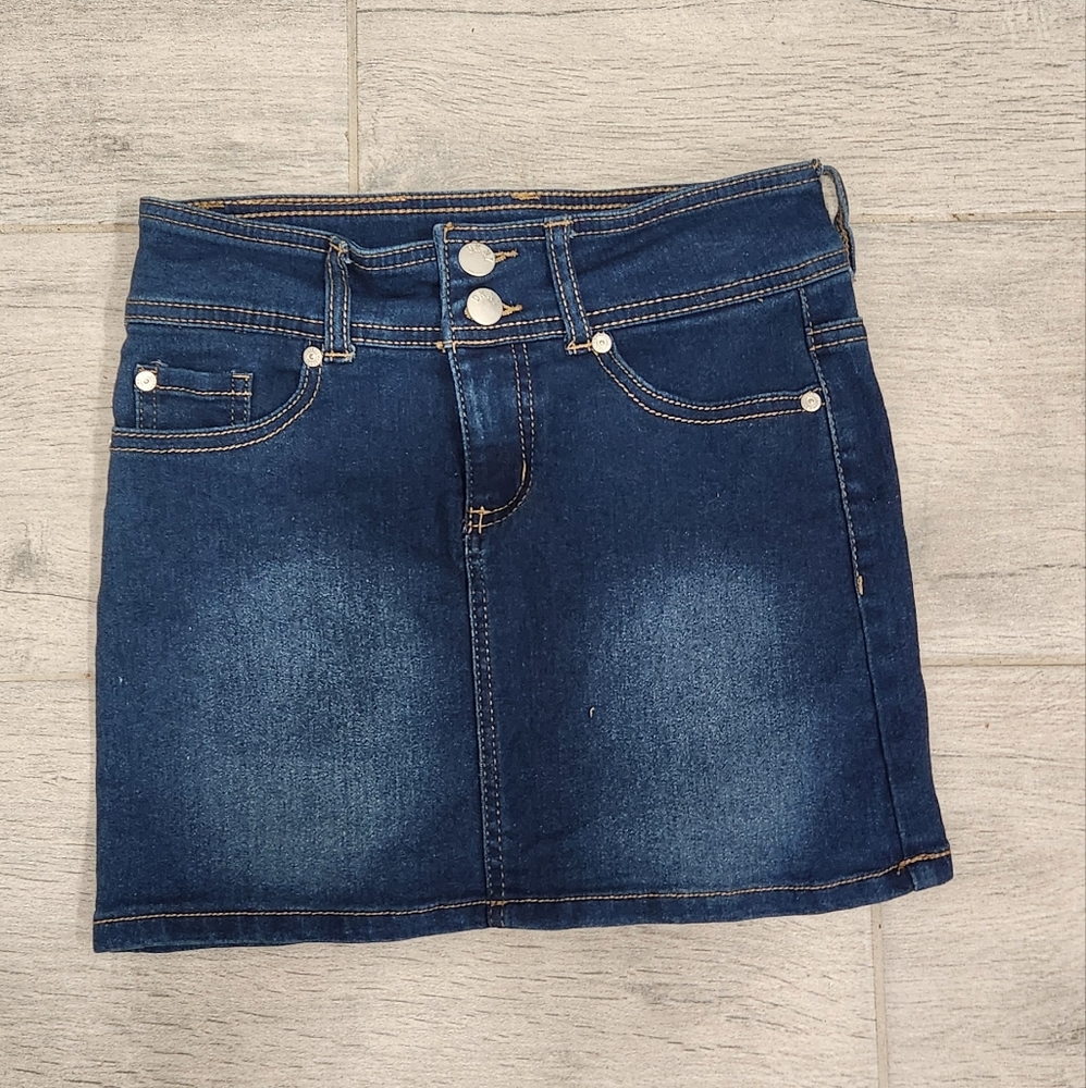 Dkny mini skirt size 12